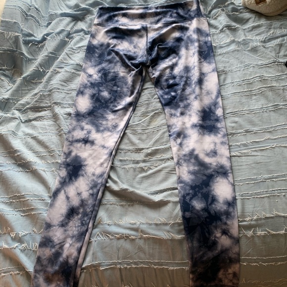 Penn State Tie-Dye Leggings - Picture 2 of 4